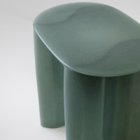 <a href=https://www.galeriegosserez.com/gosserez/artistes/cober-lukas.html>Lukas Cober</a> - New Wave - Stool (Volan Green)